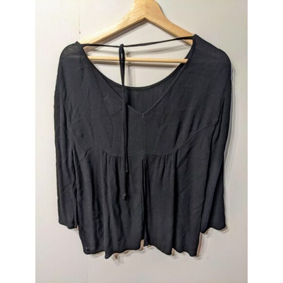 Velvet by Graham & Spencer | Split back blouse - Picture 2 of 6